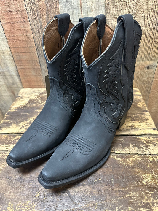 Corral Short Snip-toe Boot