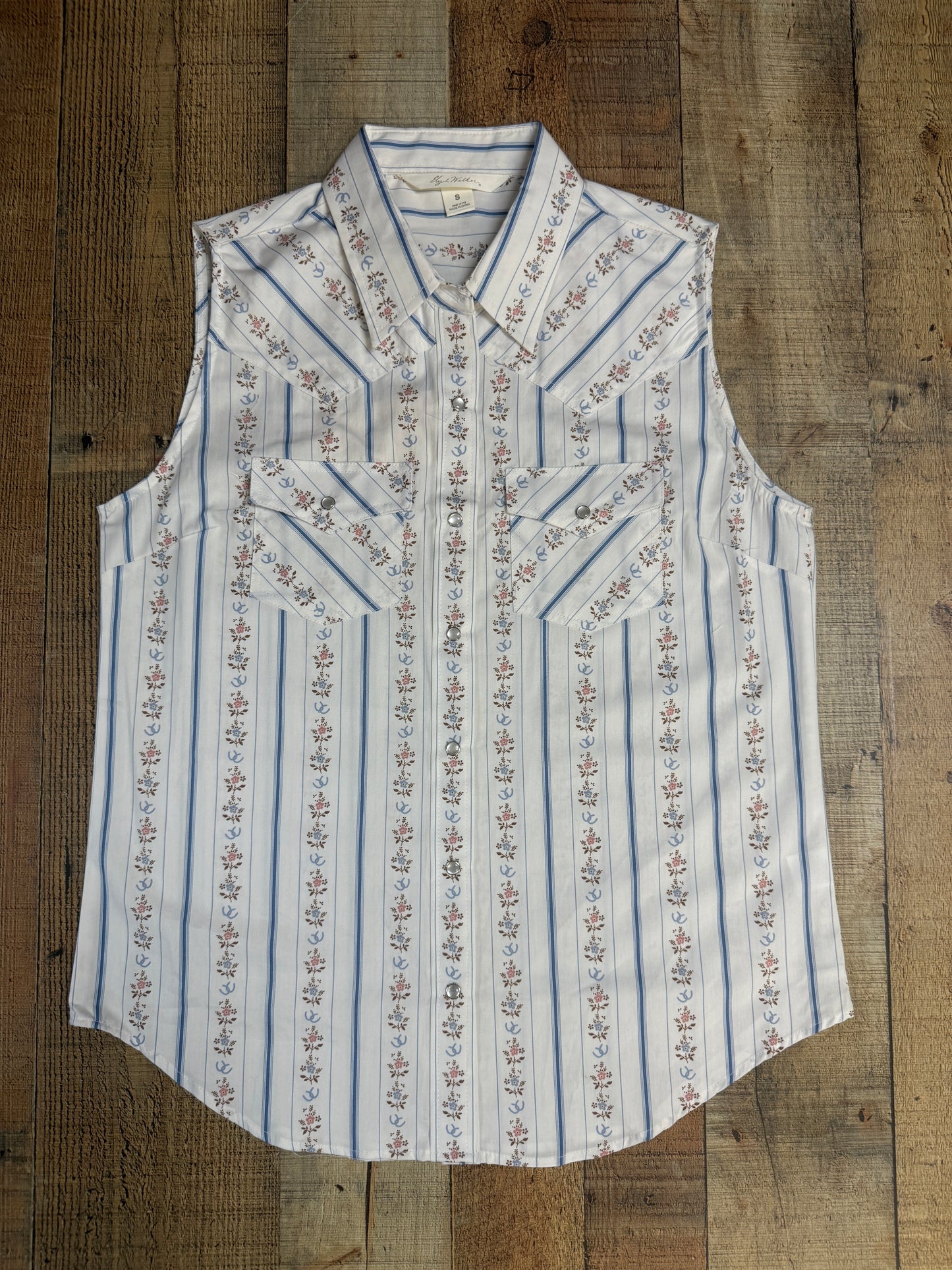 Women's Sleeveless Horseshoe Print Button Up