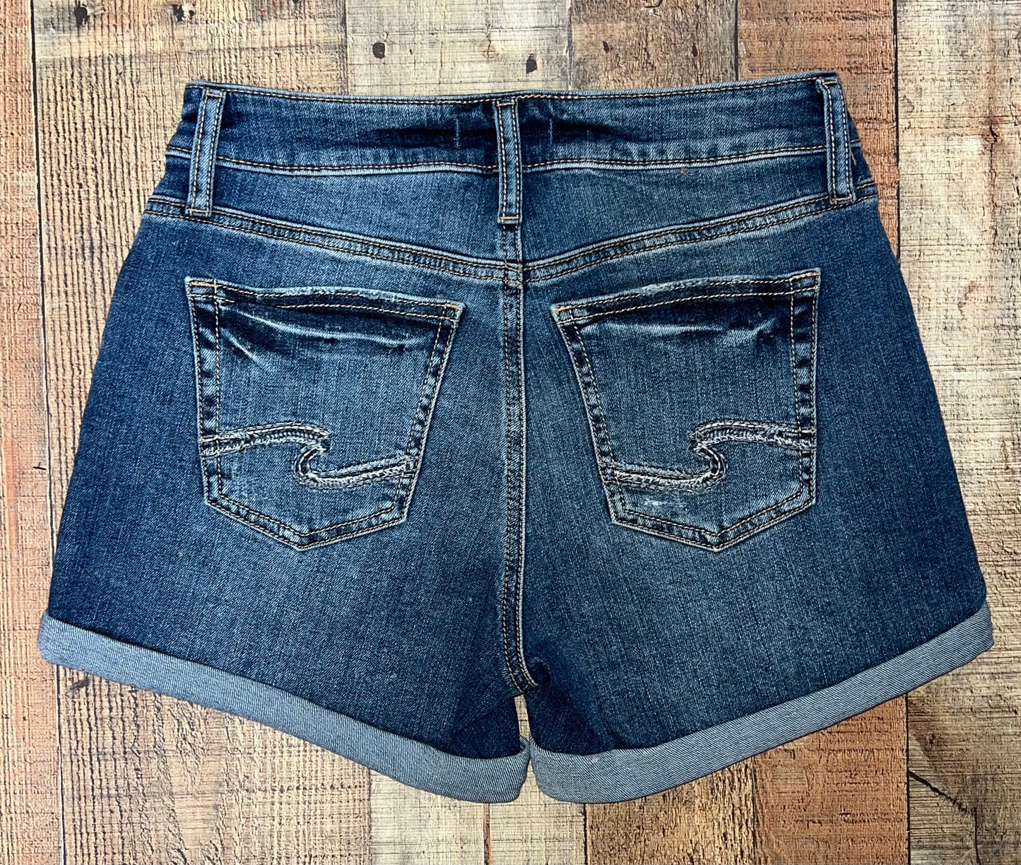 Silver Jeans Suki Short Mid Rise