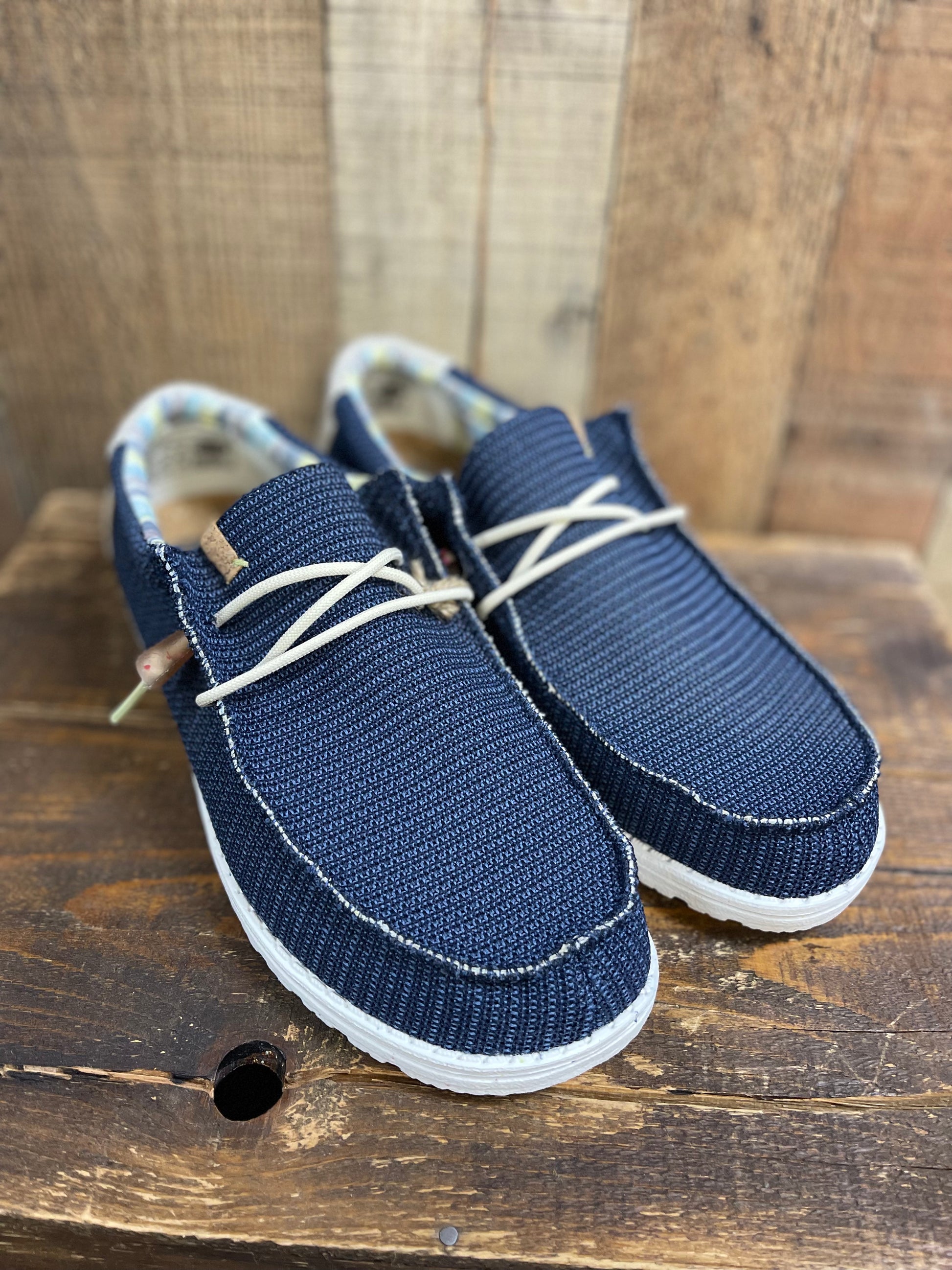 Hey dude wally b 2025 stretch shoe