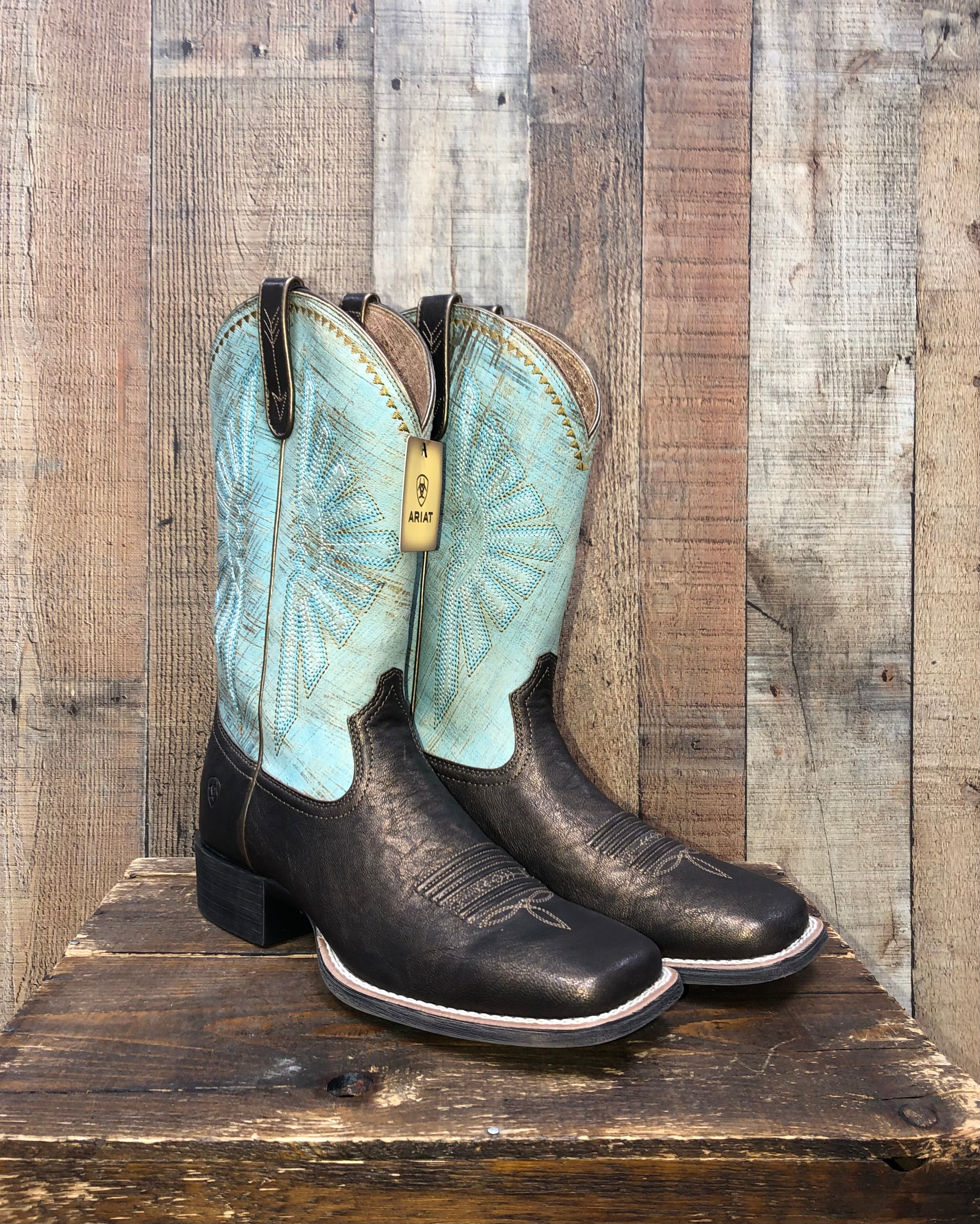 Ariat round hot sale up boots